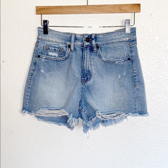 Dip Juniors Light Wash Distressed Jean Shorts - Picture 1 of 7